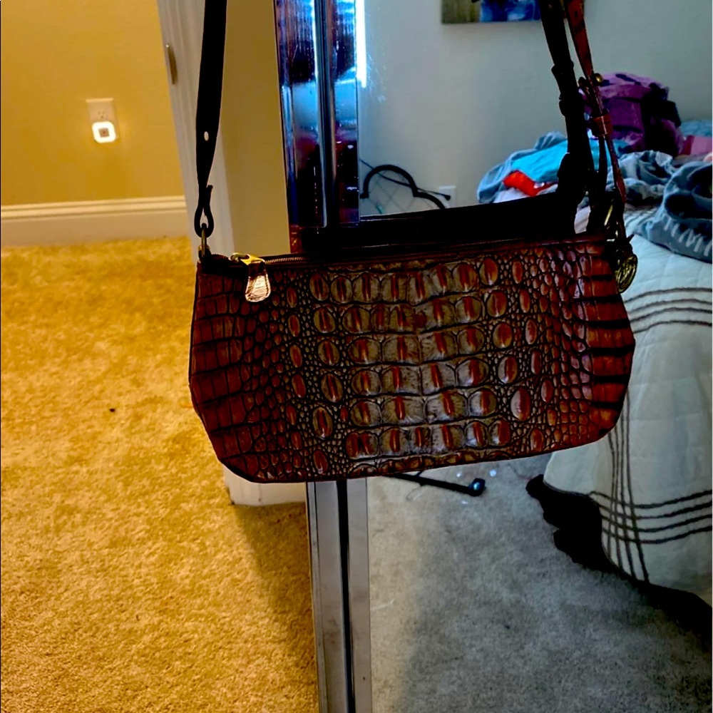 Firm! Brahmin small crossbody purse like new!